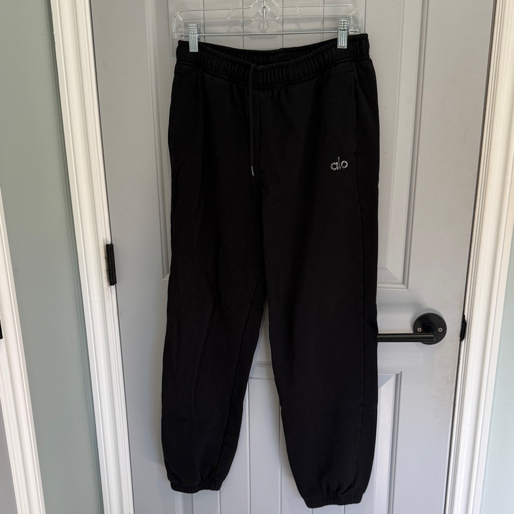 ALO Yoga Classic Black Joggers